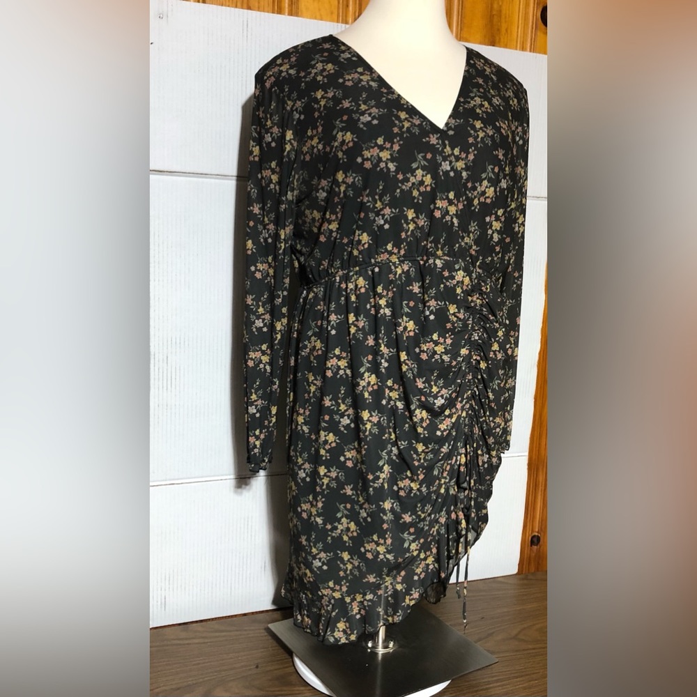 Ophelia Roe size 3 x double layer sexy little dress. Front left side cut high